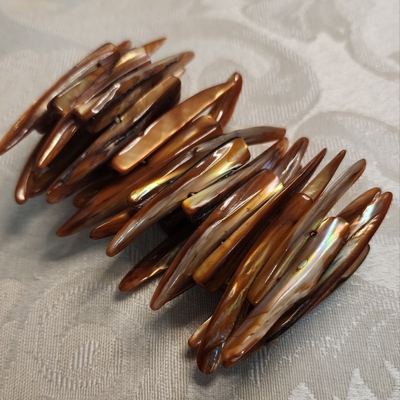 VINTAGE 70s Mother of Pearl Shell Bracelet – Tan Blush Stretch Boho Style - Picture 6 of 11
